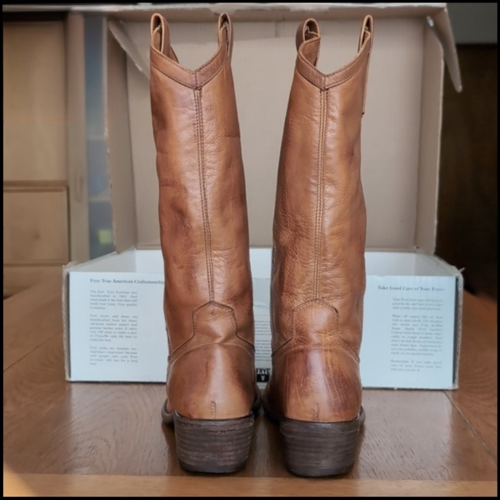 Frye Carson Boot - Picture 4 of 12
